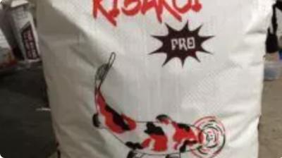 Thức ăn cho cá koi giúp lên màu đậm, đẹp, nhanh lớn